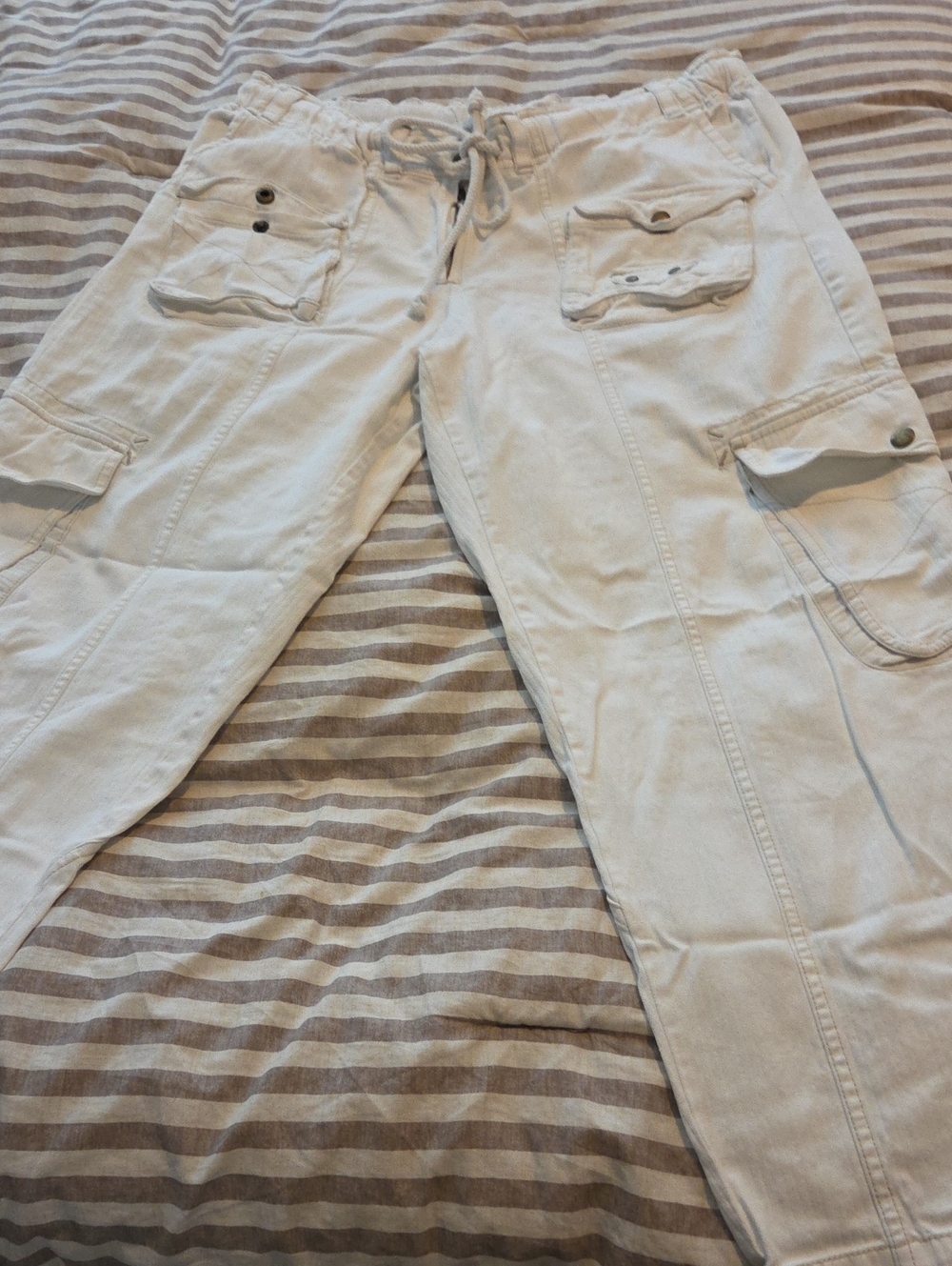 Women White  Cargo Pants with Drawstring Waist